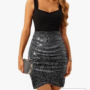 Pink Sequin Bodycon Dress 👗🎀🌸💞. Size large.